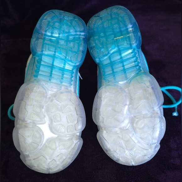 Kids' Blue and Yellow Basketball Sneakers - Picture 15 of 15